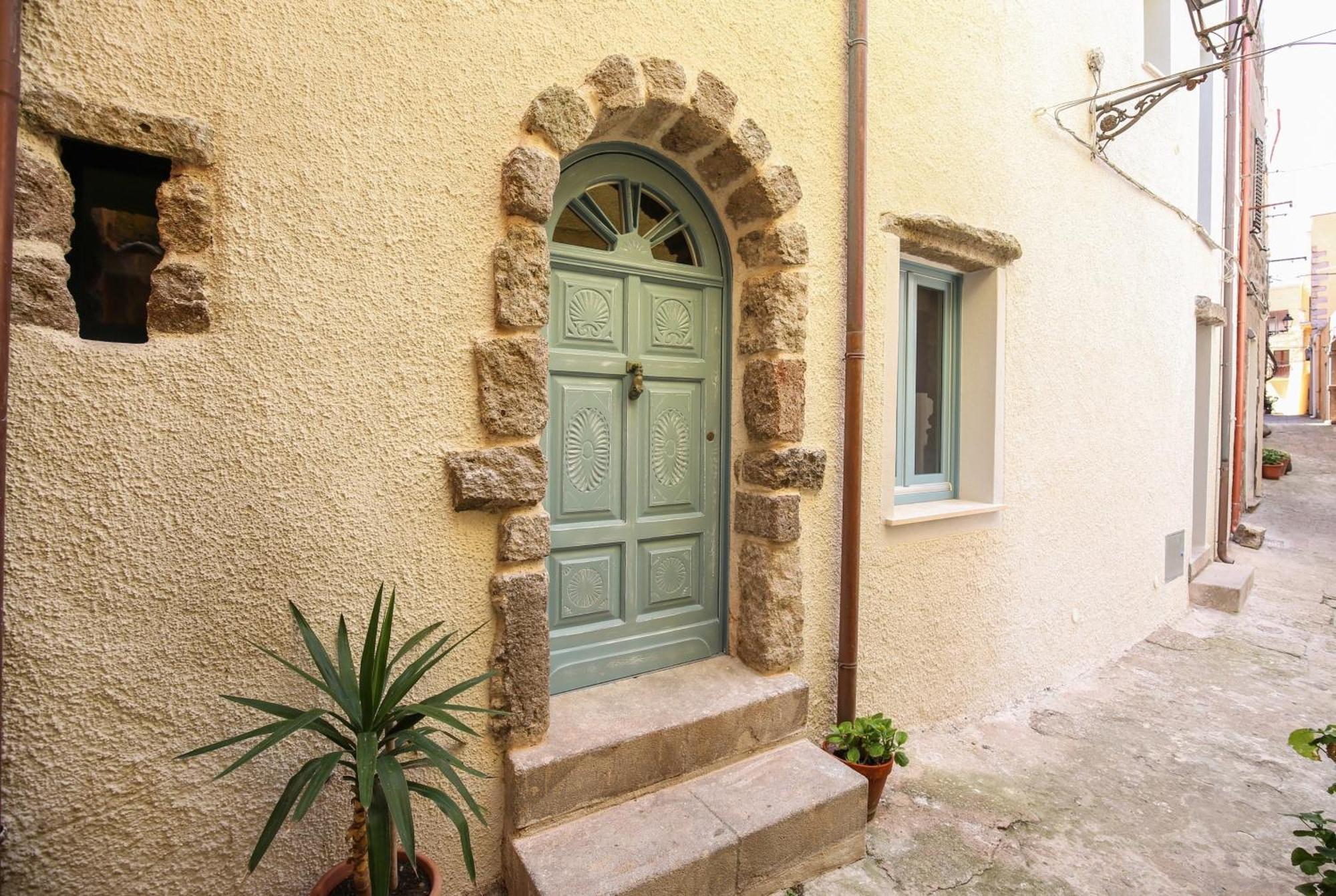 B&B Domos Mi & Ro Castelsardo Exterior foto