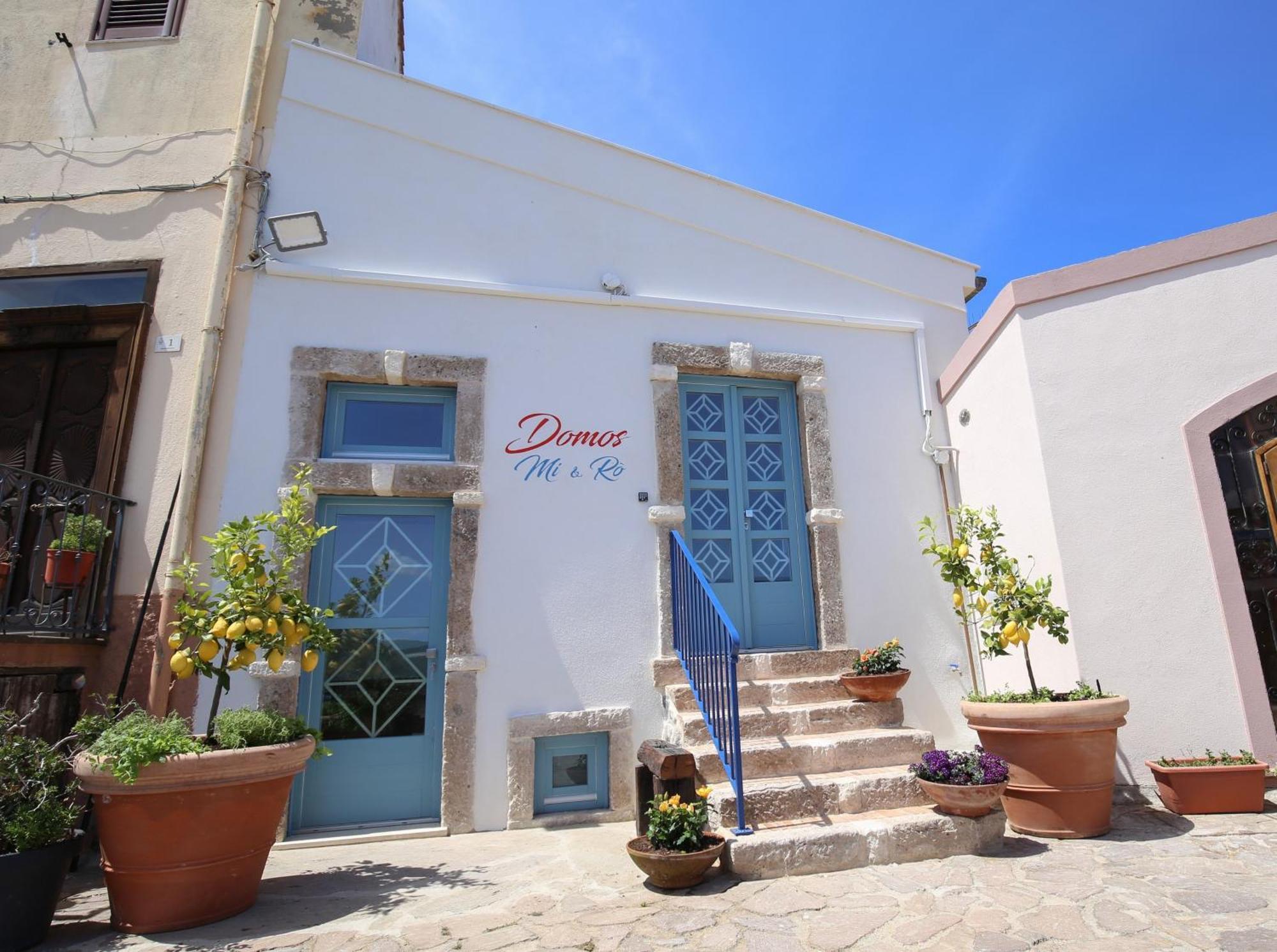 B&B Domos Mi & Ro Castelsardo Exterior foto